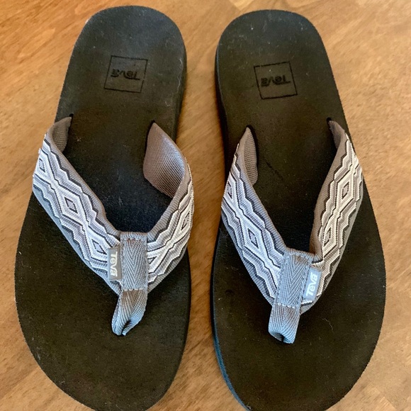 Teva sandals size 7 - Picture 2 of 5